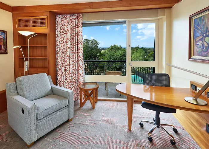 Port of Spain Hotels With Jacuzzi in Room near Royal Botanical Gardens