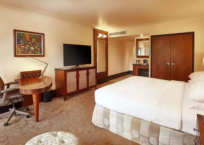 Port of Spain Hotels With Jacuzzi in Room near Royal Botanical Gardens