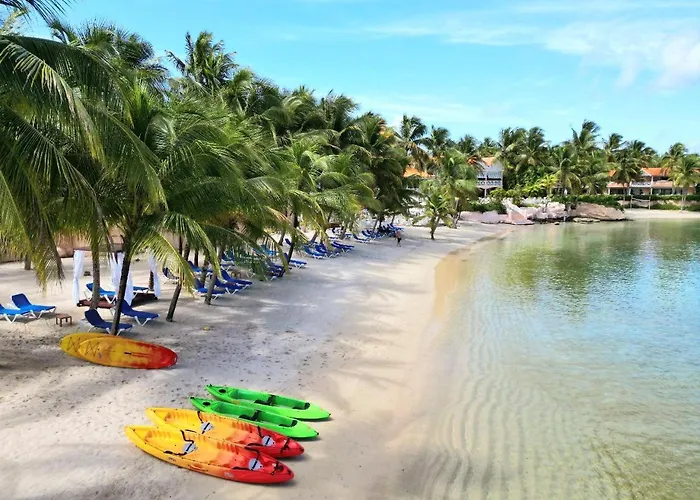 Crown Point hotels near Bon Accord Lagoon