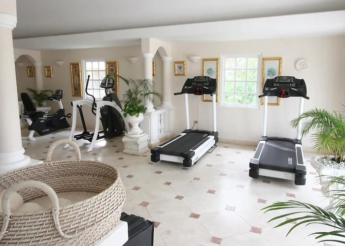 Crown Point hotels near Radical Sports Tobago