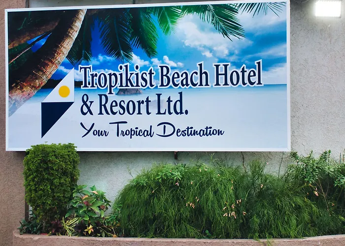 Crown Point hotels near R&Sea Divers
