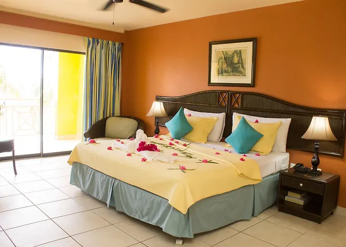 Crown Point hotels near Goat Race Stadium