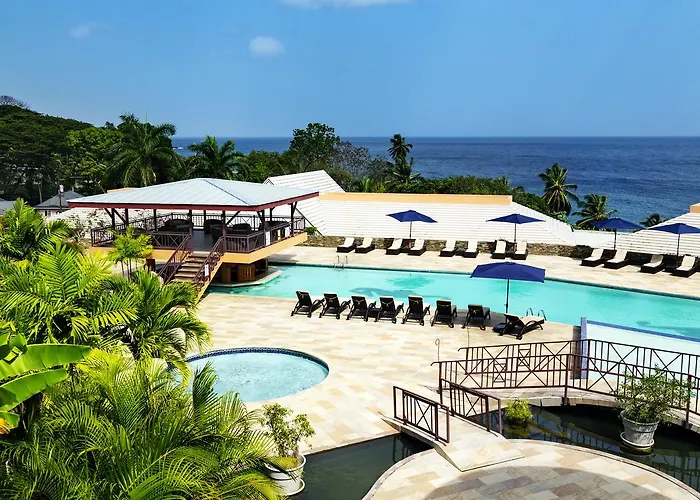 Black Rock Hotels With Pool